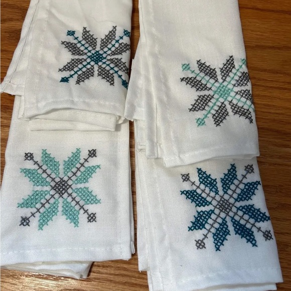 Homemade, cross-stitch cloth napkins - Picture 2 of 2